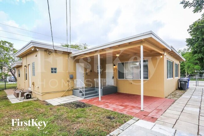 Building Photo - 530 S 28th Ave