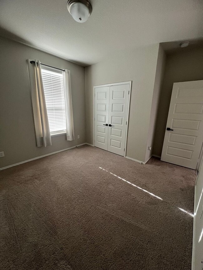 Building Photo - NEW 4 Bedroom in Joshua ISD. Move in special for the end of the year!