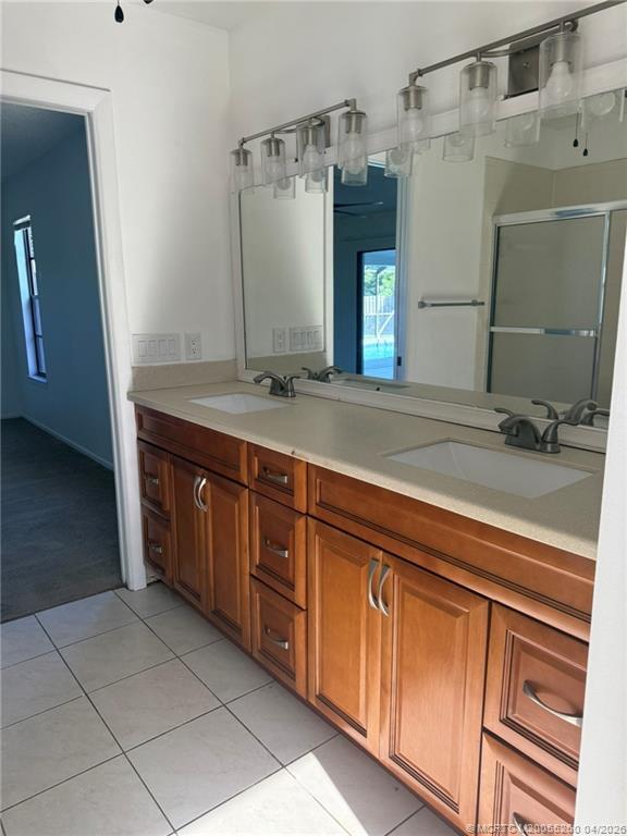 Building Photo - 3096 SE Glasgow Dr