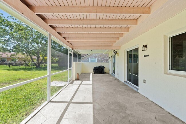 Building Photo - 3165 NW 116th Ave
