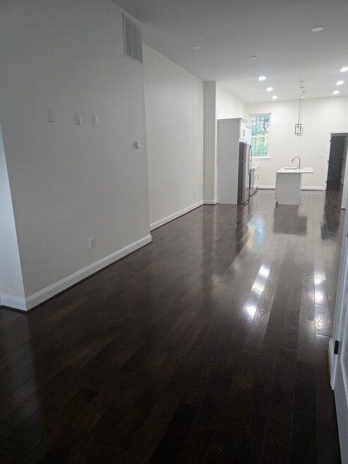 Building Photo - 516 N Carrollton Ave