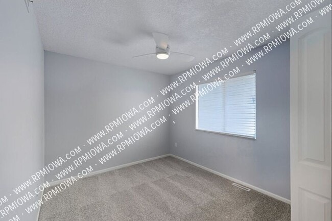 Building Photo - 4025 SE 25th St