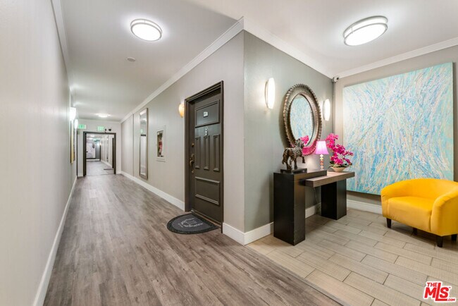 Building Photo - 1727 S Bentley Ave