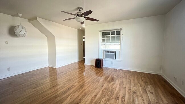 Building Photo - 3821 Woodleigh St