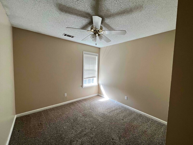 Building Photo - 3123 Woodland Crest Dr