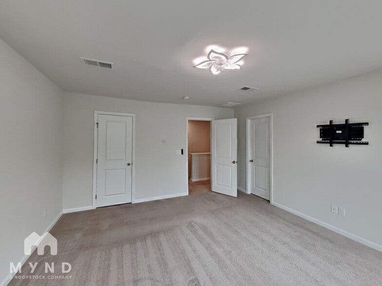 Building Photo - 7013 Ludell Ln