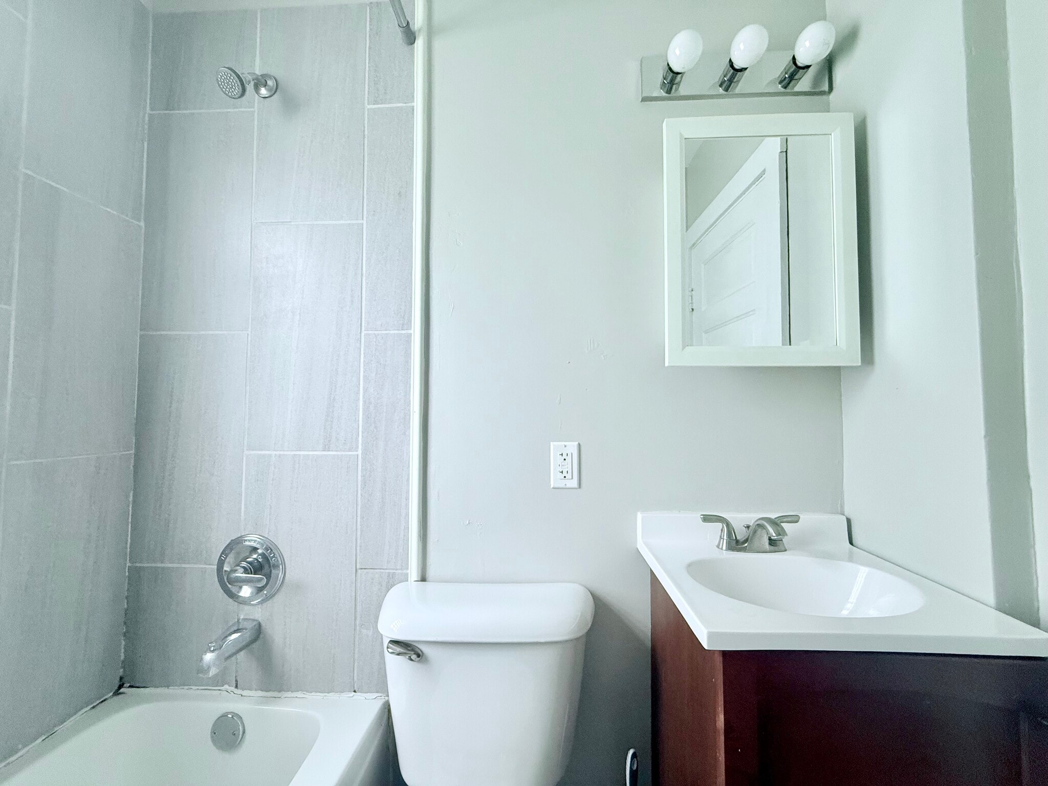 Bathroom - 900 W Parker St