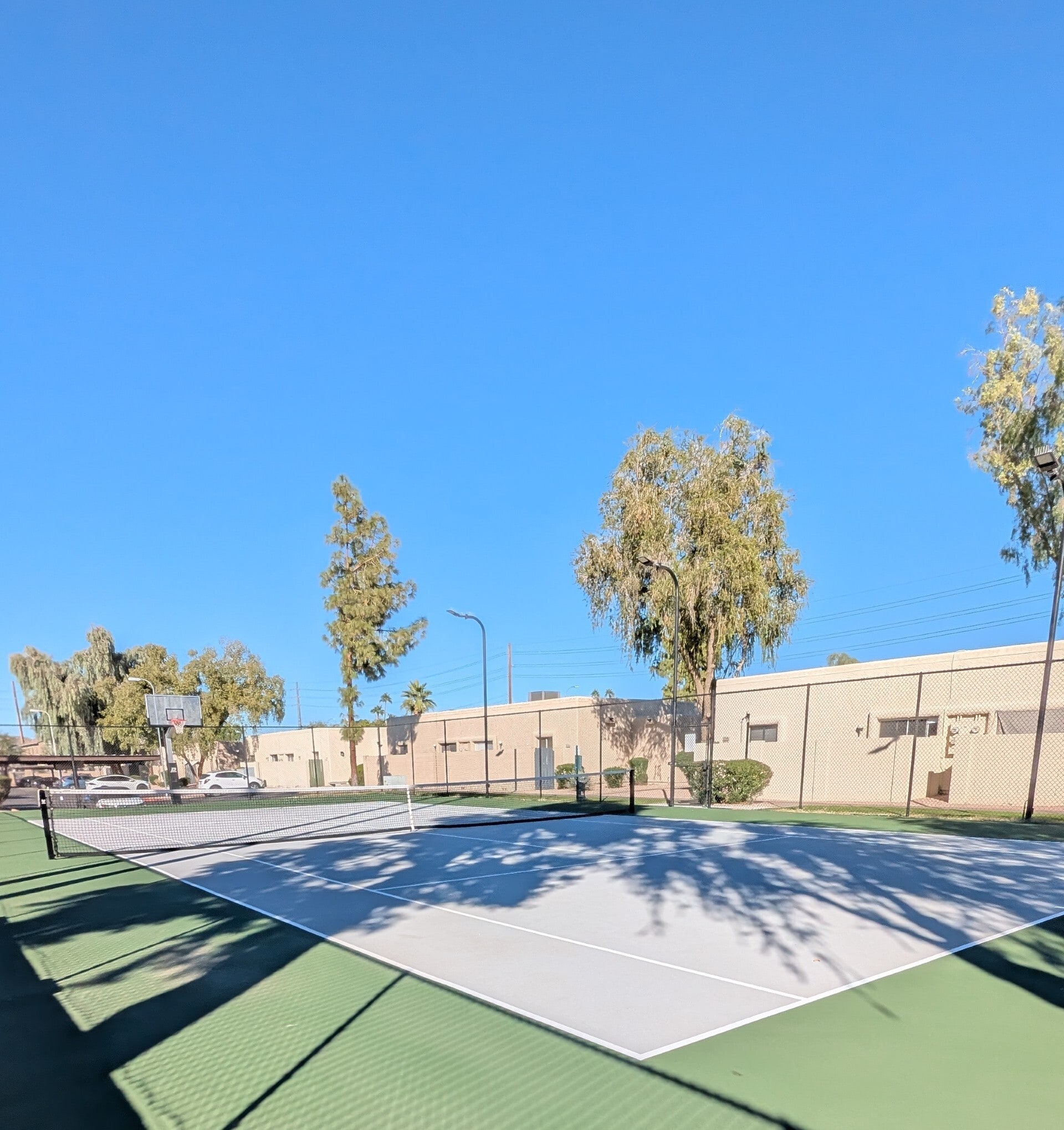 community tennis ct - 712 S Lebanon Ln