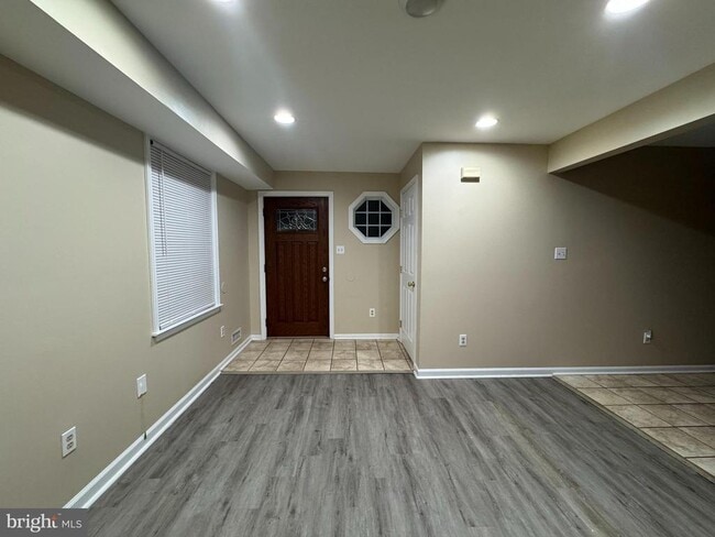 Building Photo - 522 Merchant St