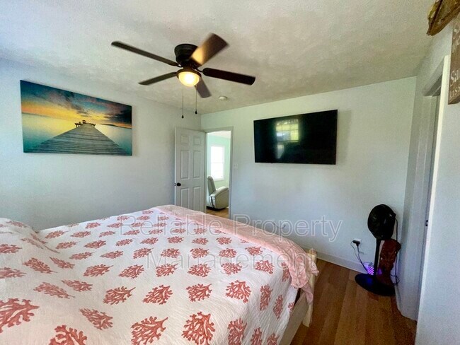 Building Photo - 879 O B J Rd