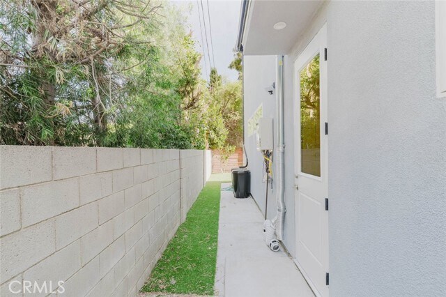 Building Photo - 8107 Lemona Ave
