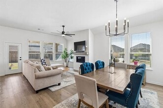 Building Photo - 3600 Bedrock Wy