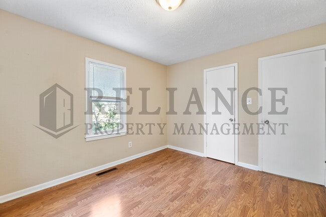 Building Photo - 4732 S Glenn Ave