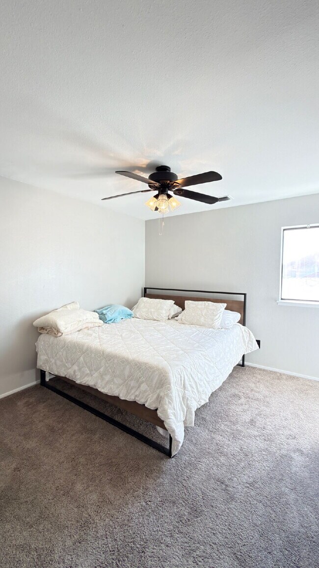 Building Photo - Spacious Two-Story Home with Large Backyard – Available Now!