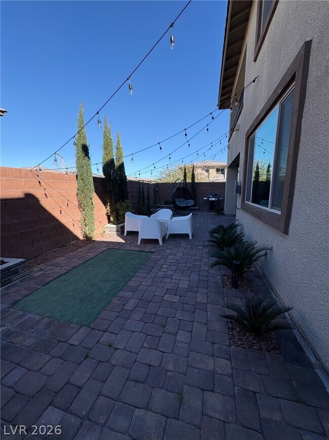 Building Photo - 9702 Sapphire Rim Ave