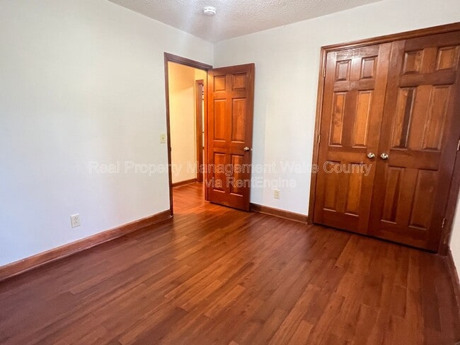 Building Photo - 7404 Valley Run Dr