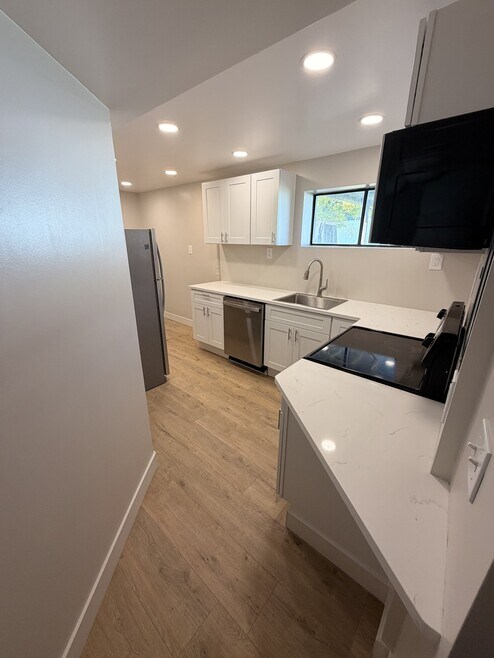 Building Photo - 1618 W 860 S