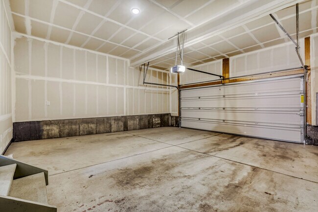 Building Photo - 1773 Spring Water Pt