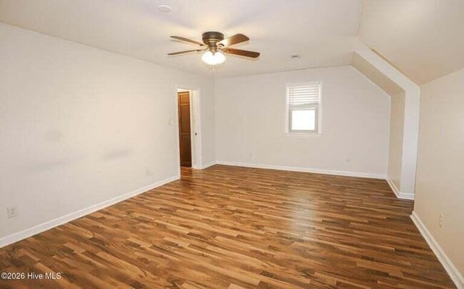 Building Photo - 809 Houndslake Dr