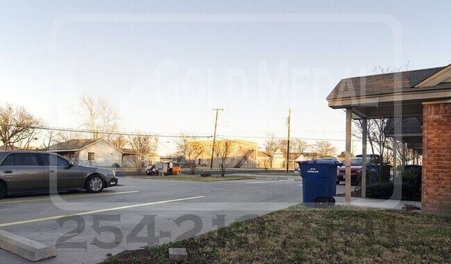 Building Photo - Copperas Cove Cutie – Smart Living Starts on W Ave E!