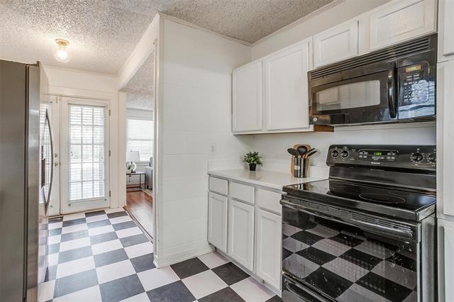 Building Photo - 3824 Birchman Ave