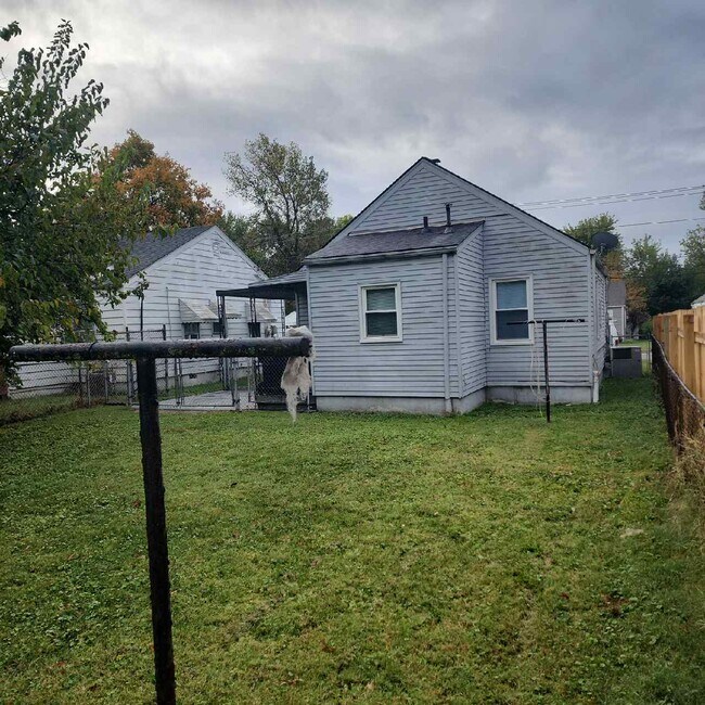 Building Photo - 1015 Camden Ave