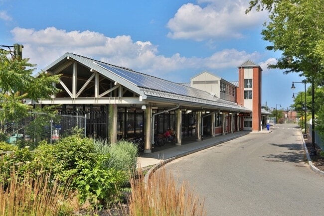 Building Photo - 69 Barnes Ave