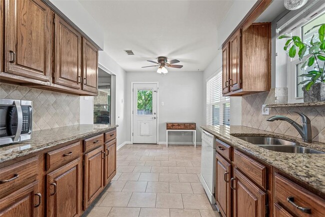 Building Photo - 1106 Lockridge-