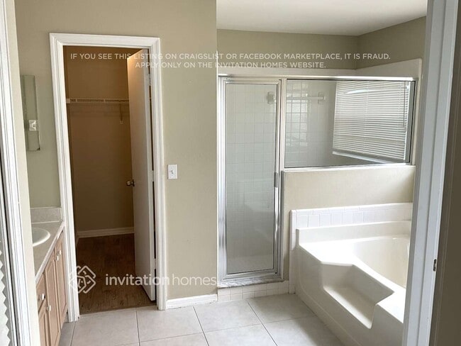 Building Photo - 2311 Hamlin Trail