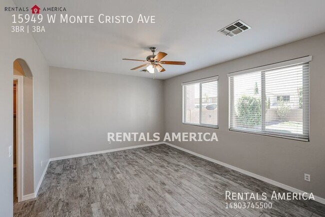Building Photo - Corner lot with RV gate!