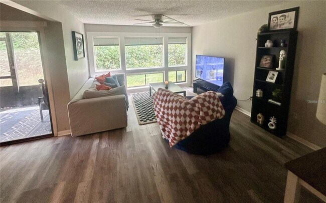 Building Photo - 5137 Eaglesmere Dr