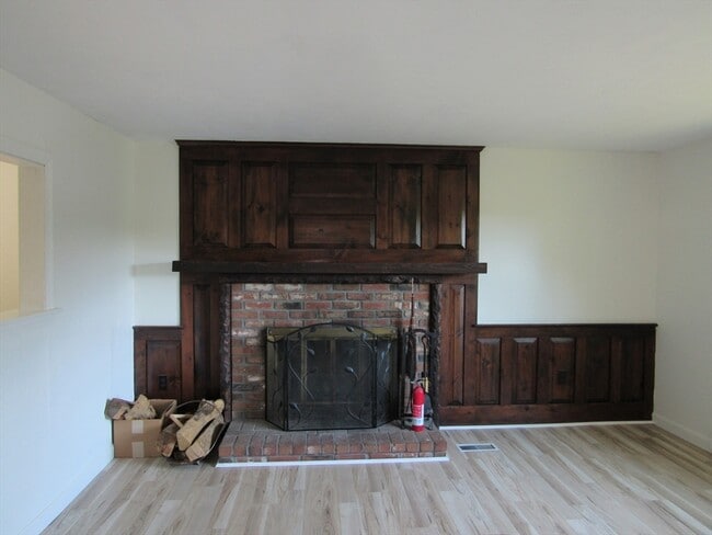 Building Photo - 47 Vinebrook Rd