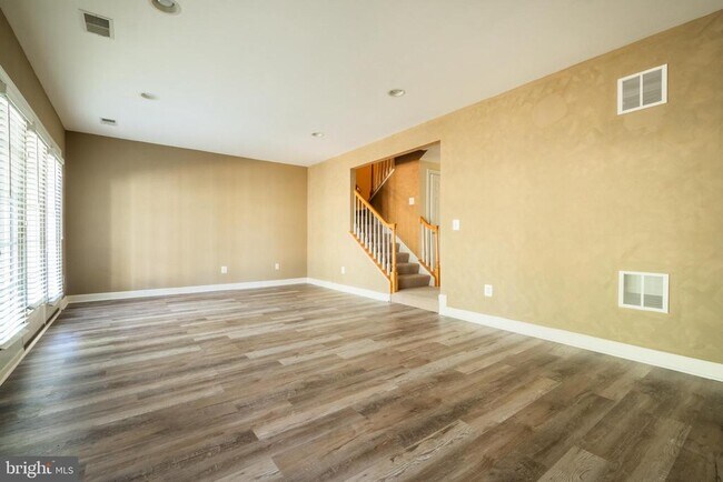 Building Photo - 9209 Point Replete Dr