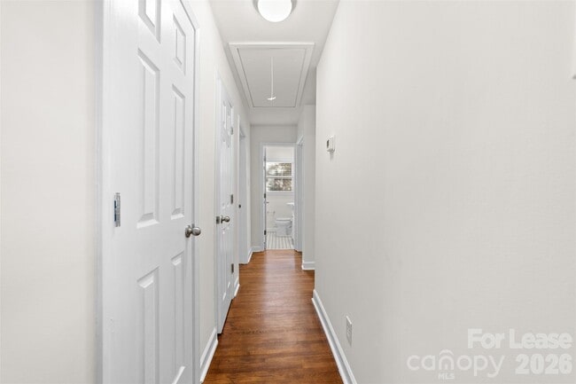 Building Photo - 4005 Abbeydale Dr