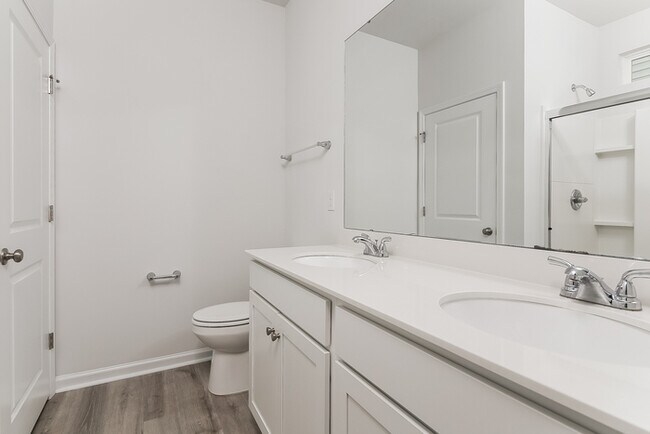 Building Photo - Beautiful Three Bedroom in Regal Farms