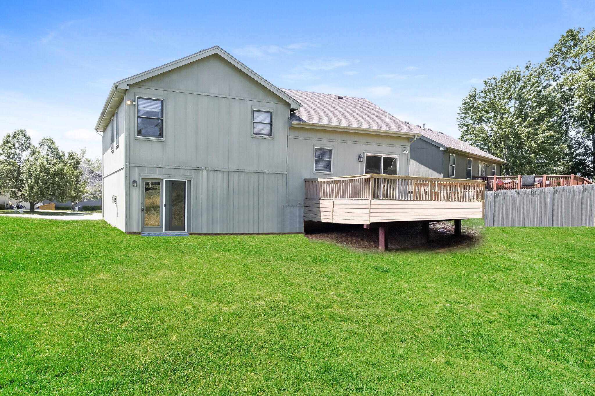 Building Photo - 6103 N Evans Ave