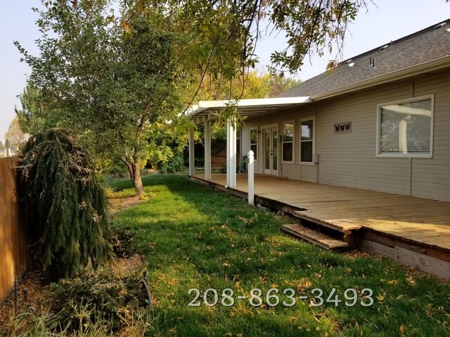 Building Photo - 2386 E Three Bars Dr