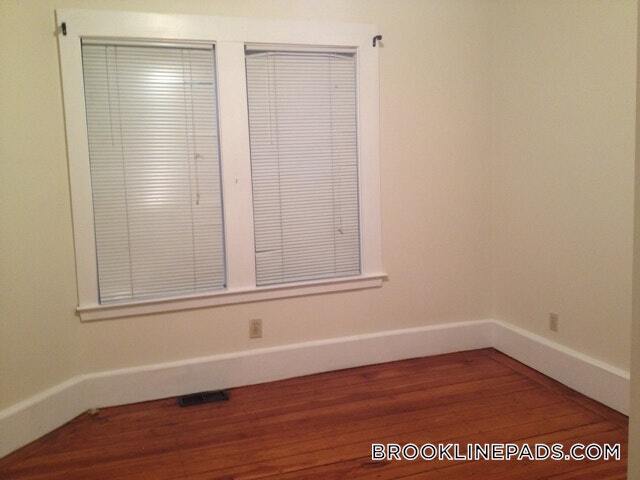 Building Photo - 127 Brook St