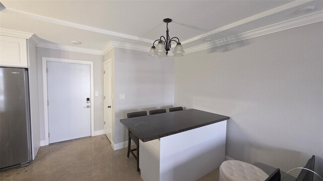 Building Photo - 200 S Birch Rd