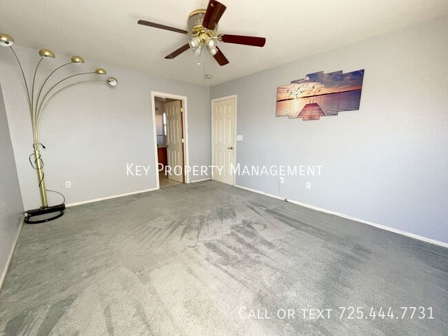 Building Photo - 3 BEDROOM 2.5 BATH UPGRADED HOME IN SOUTHW...