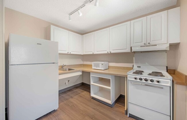 Building Photo - Furnished Studio-Fort Lauderdale - Cypress Creek - NW 6th Way