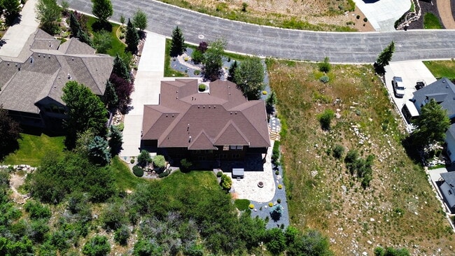 Building Photo - 3573 N Elkview Dr