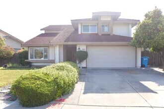 Building Photo - Large 5-bedroom 3-bathroom Home in Union C...