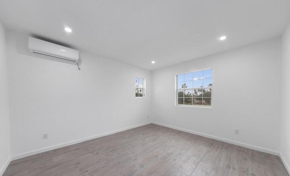 Building Photo - 313 McFadden Dr