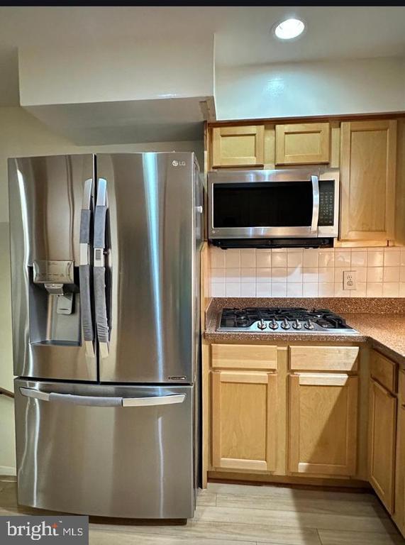 Building Photo - 8140 Drayton Ln