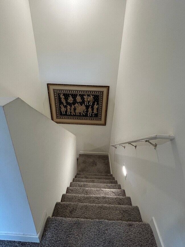 Building Photo - 2273 W Echo Ln