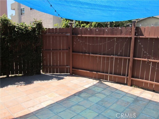 Building Photo - 11217 La Maida St