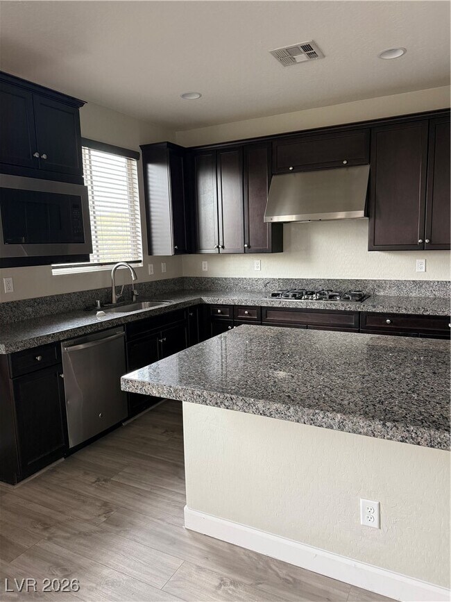 Building Photo - 7793 Britton Rose Dr