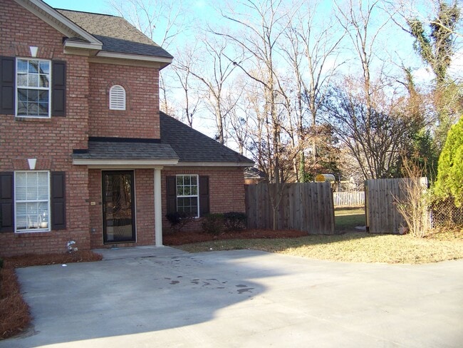 Building Photo - 103 Lee Ln