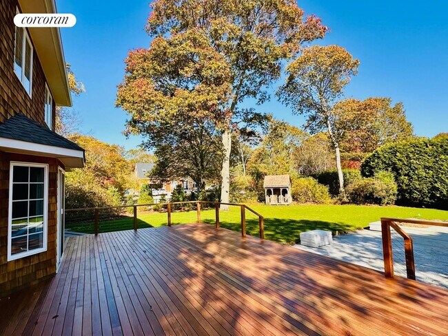 Building Photo - 10 Ginny Ln